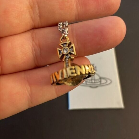 VIVIENNE Westwood gold tone necklace - Picture 2 of 6